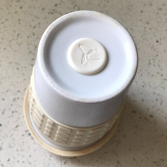 Tumbler w/ Rubber Grip & Lid - Picture 5 of 5